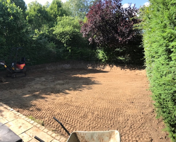 The Goldings, Hertford Welcome to Hunt Builders based in Ware Hertfordshire. Here is a look at a recent Garden Refurbishment