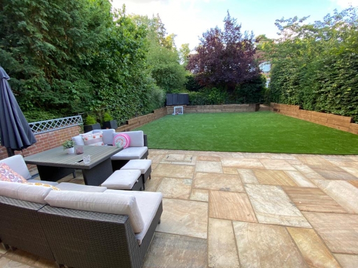 The Goldings, Hertford Welcome to Hunt Builders based in Ware Hertfordshire. Here is a look at a recent Garden Refurbishment